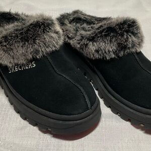 Skechers Shindigs Fortress Women's Suede Black Faux Fur Mules Sz 6